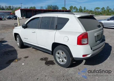 2013 Jeep Compass Sport z USA, uszkodzony, nr VIN 1C4NJCBA9DD244142